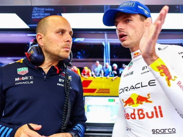 GianPiero Lambiase (kiri) dan Max Verstappen. (F1 Racing)