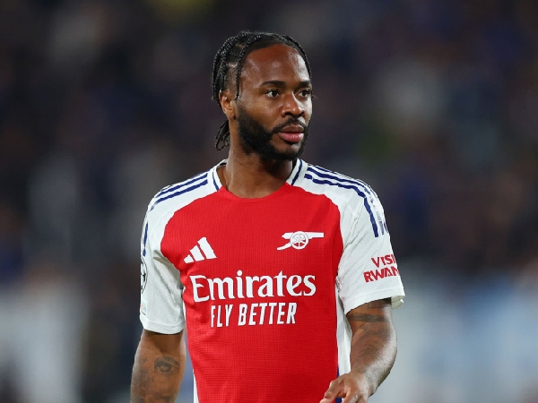 Raheem Sterling tampil di Liga Champions untuk Arsenal