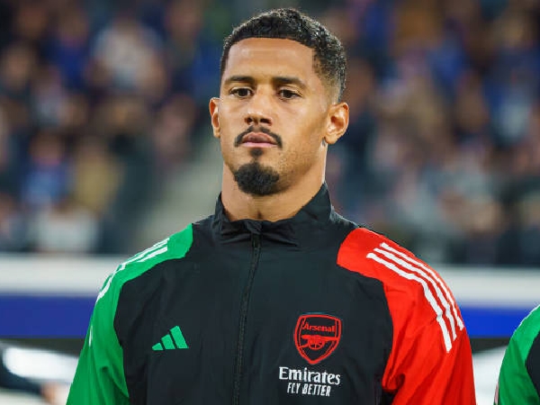 Bek Arsenal, William Saliba