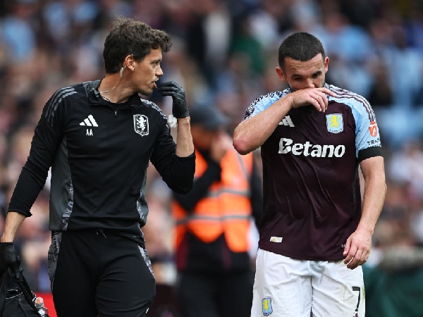 Kapten Aston Villa, John McGinn, mengalami cedera hamstring