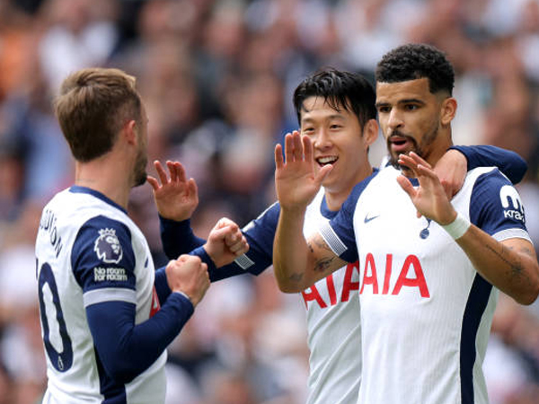 Gol Perdana Dominic Solanke Warnai Kemenangan 3-1 Tottenham Atas Brentford