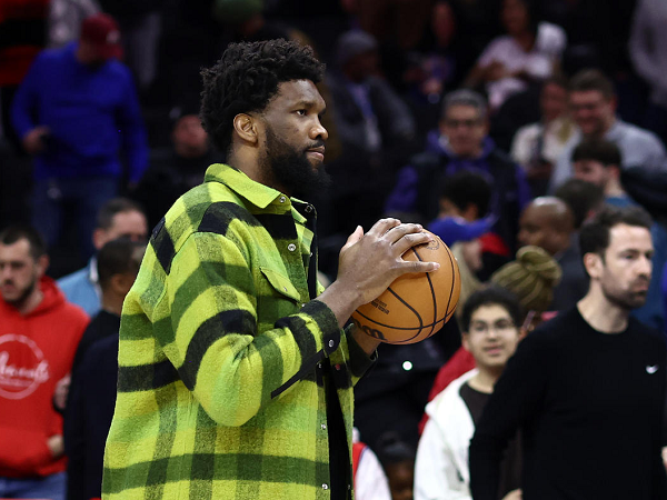 Joel Embiid diharapkan fans 76ers bisa lebih bugar.