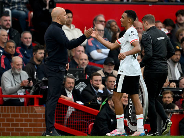 Pendekatan Arne Slot Bantu Trent Alexander-Arnold Asah Kemampuan Bertahan