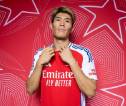 Takehiro Tomiyasu Dikabarkan Masih Bahagia di Arsenal