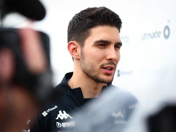 Esteban Ocon Puji Calon Rekan Setimnya Oliver Bearman