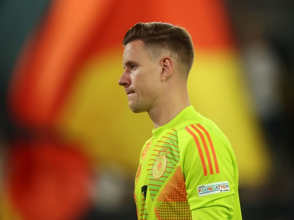 Barcelona Tunda untuk Merekrut Wojciech Szczesny