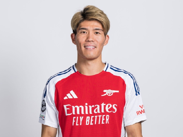 Takehiro Tomiyasu menghadapi persaingan ketat di Arsenal