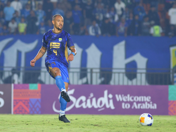 Bek Persib, Gustavo Franca absen membela Persib saat bertandang ke Zhejiang FC