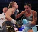 Kalahkan Rhiannon Dixon, Terri Harper Rebut Gelar Kelas Ringan WBO