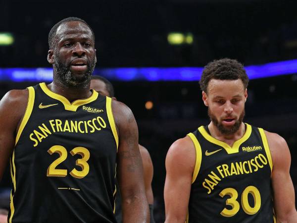 Dua veteran Golden State Warriors, Draymond Green dan Stephen Curry. (Foto: AP)