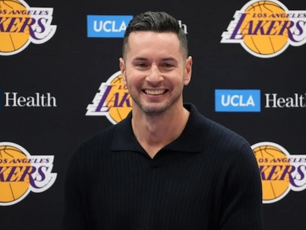 JJ Redick akan kurangi waktunya bermain sosial media.