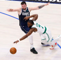 Jaylen Brown Ungkap Faktor Yang Buat Doncic dan Irving Sulit Dijaga