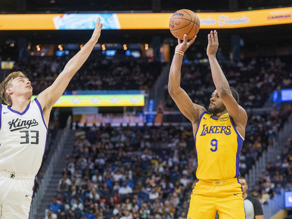 Warriors sempat tertarik curi Bronny James dari Lakers.