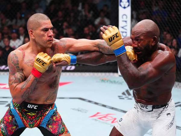 Alex Pereira Hentikan Perlawanan Rountree, Pertahankan Gelar Di UFC 307