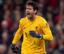 Arne Slot Akui Liverpool Kehilangan Sosok Alisson Becker, Tapi ...