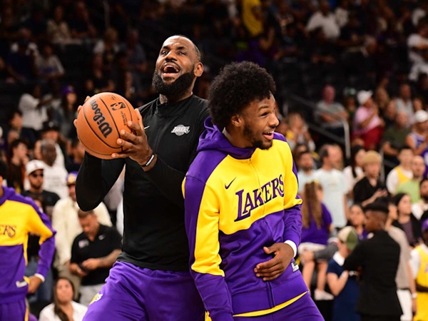 Bronny James Tak Menyangka Bakal Bermain dengan LeBron