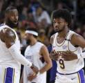 Pramusim NBA: LeBron James Main Bersama Sang Putra Bronny Vs Suns