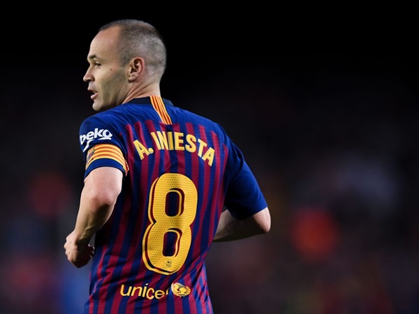 Andres Iniesta Pensiun, Laporta Berikan Pujian