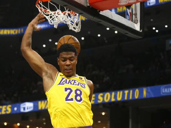 Los Angeles Lakers Tumbangkan Bucks di Pramusim Ketiga