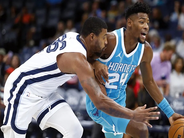 Charlotte Hornets Hajar Grizzlies di Laga Pramusim