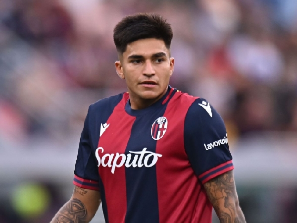 Striker muda Bologna, Santiago Castro, jadi buruan Arsenal dan Chelsea