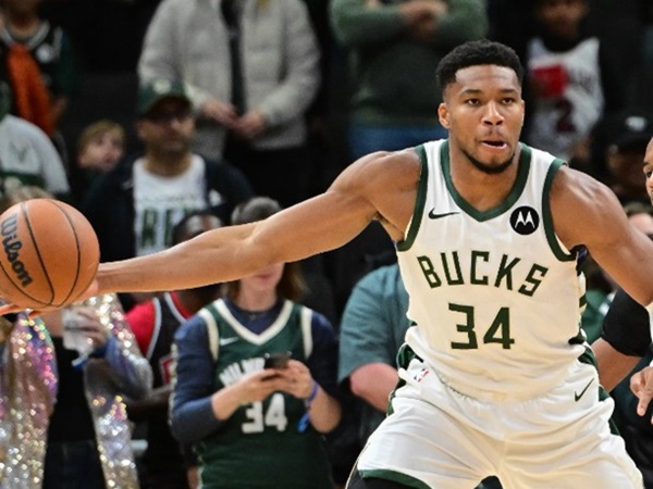 Milwaukee Bucks Libas Bulls untuk Petik Kemenangan Pertama