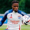 Pierre Sage Tegaskan Apa yang Diharapkan Lyon dari Seorang Wilfried Zaha