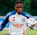 Pierre Sage Tegaskan Apa yang Diharapkan Lyon dari Seorang Wilfried Zaha