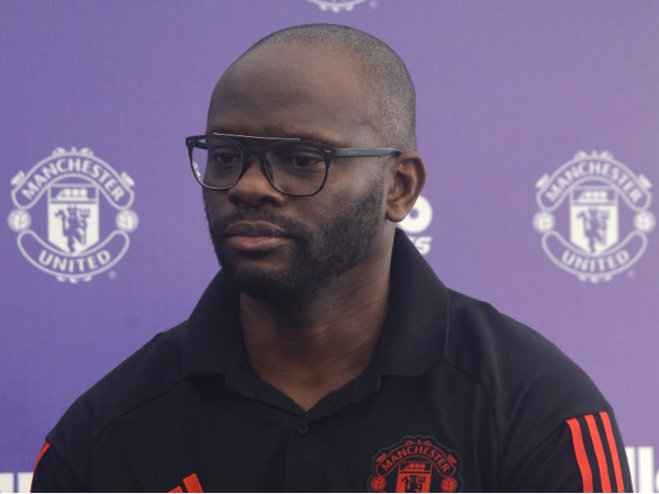 Kritik Kebijakan Transfer MU, Louis Saha Keluarkan Kata-kata ini