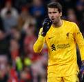 Arne Slot dan Staf Liverpool Dalami Cedera Alisson Becker