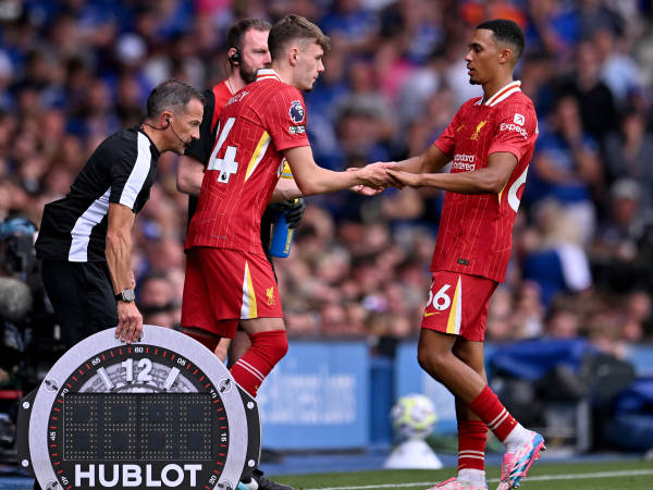 Arne Slot Puji Dua Bek Kanannya, Trent Alexander-Arnold dan Conor Bradley