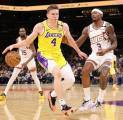 Dalton Knecht Bersinar Saat Lakers Tumbangkan Suns