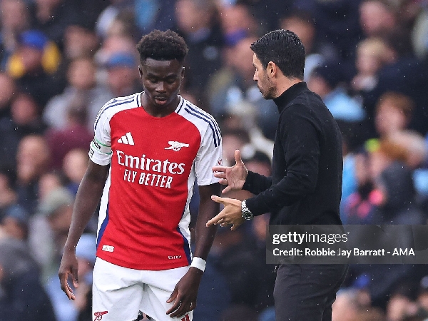 Bukayo Saka dan manajer Arsenal, Mikel Arteta