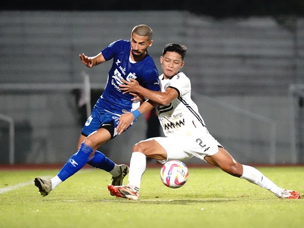 Gelandang PSIS Semarang, Taufee Skandari di laga kontra Persija Jakarta