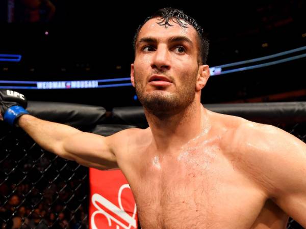 Gegard Mousasi pernah meraih gelar juara di Bellator, DREAM, Cage Warriors, dan Strikeforce. (Foto: MMA Fighting)