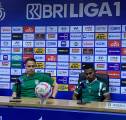 Pelatih Persebaya Kecewa Timnya Kecolongan Dua Gol Persib