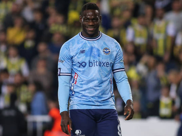 Enzo Raiola: Mario Balotelli Sudah Nggak Sabar Main di Genoa