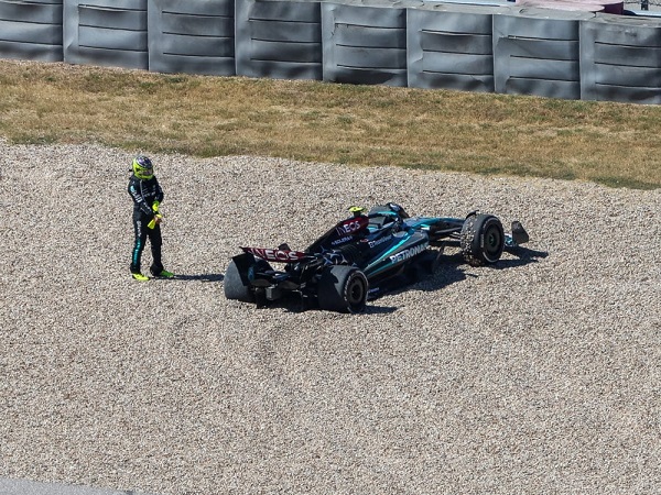 Lewis Hamilton beberkan penyebabnya gagal finish di GP Amerika Serikat.