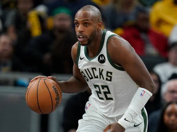 Khris Middleton masih menjalani pemulihan dari operasi pergelangan kaki di akhir musim. (Foto: AP)