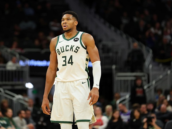 Giannis Antetokounmpo Sebut Jaylen Brown Pemain Terbaik di NBA