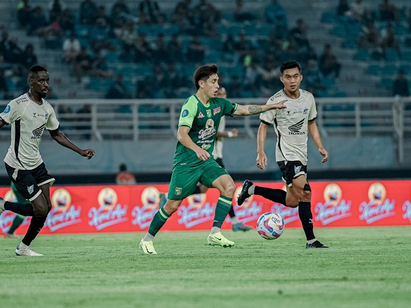 Persebaya Surabaya Kembali ke Puncak Klasemen Meski Gagal Menang di Kandang