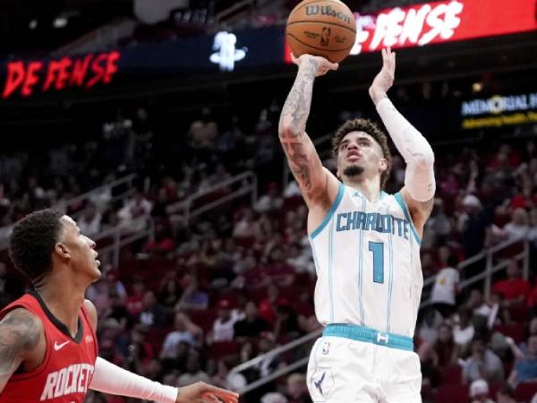 Hasil NBA: Charlotte Hornets Percundangi Houston Rockets 110-105