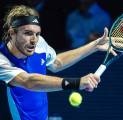 Stan Wawrinka Karam, Stefanos Tsitsipas Bertahan Di Basel