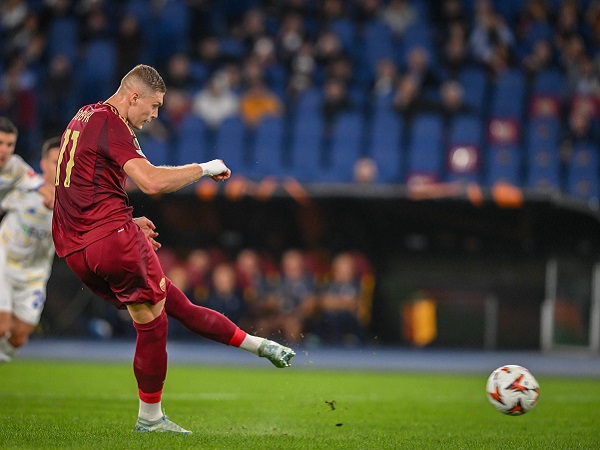 tommaso-baldanzi-artem-dovbyk-berikan-as-roma-kebahagiaan.jpg