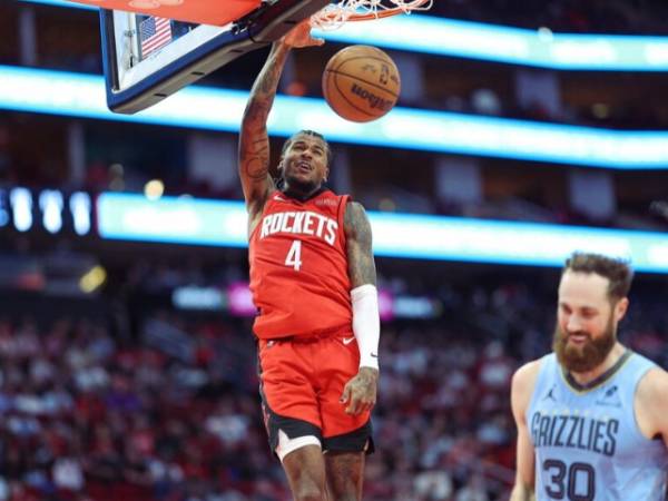 Jalen Green (kiri) mencetak 22 poin saat Houston Rockets meraih kemenangan 128-108 atas tim tamu Memphis Grizzlies pada hari Jumat (25/10). (Foto: AP)