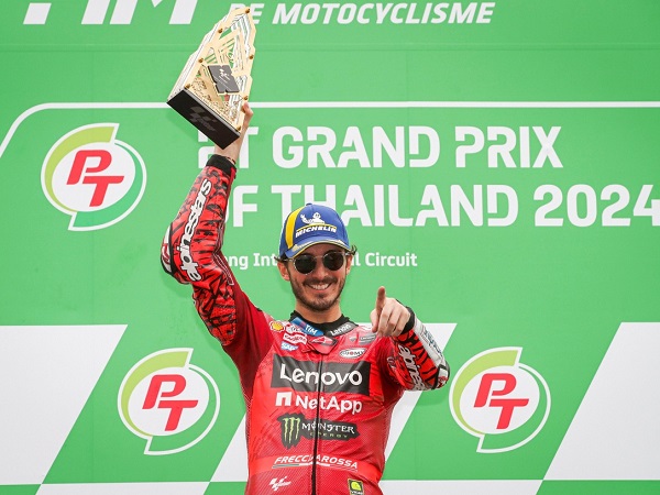 Kemenangan di GP Thailand buat Francesco Bagnaia pangkas margin Jorge Martin di klasemen sementara.