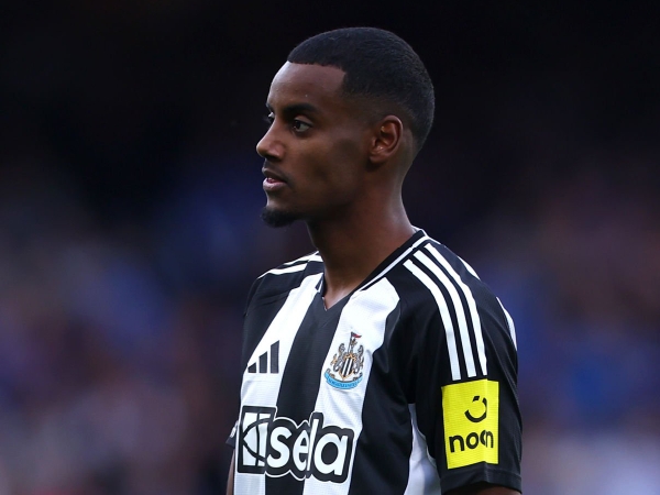 Alexander Isak belum mau memperpanjang kontraknya di Newcastle United