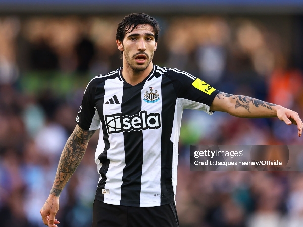 Gelandang Newcastle United, Sandro Tonali