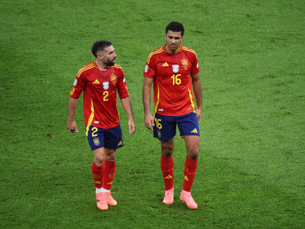 Rodri Dedikasikan Ballon d'Or untuk Dani Carvajal dan Sepak Bola Spanyol