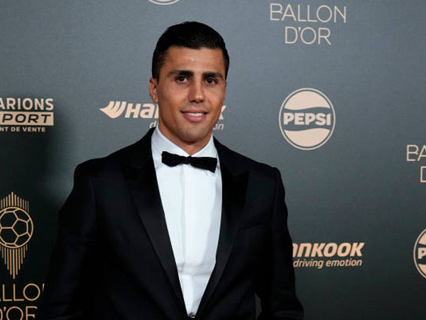 Rodri Raih Ballon d'Or 2024, Kalahkan Vinicius Jr dan Bellingham di Paris